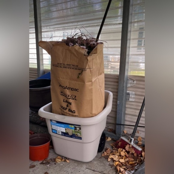 Suncast Resin 15.5 Gallon Multi-Purpose Cart with Wheels, Brown, Taupe NWT - Picture 11 of 13